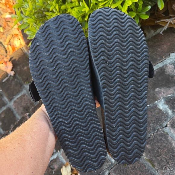 Pin Pochyaw Black Slide Sandals size 10 - Picture 6 of 6